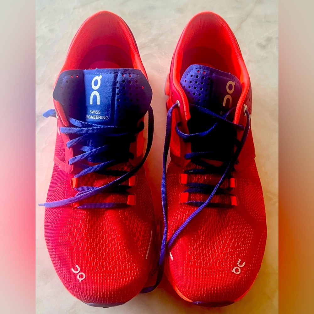 On Cloud Womens Size 10 “ Red Flash” Running Shoes Excellent Condition